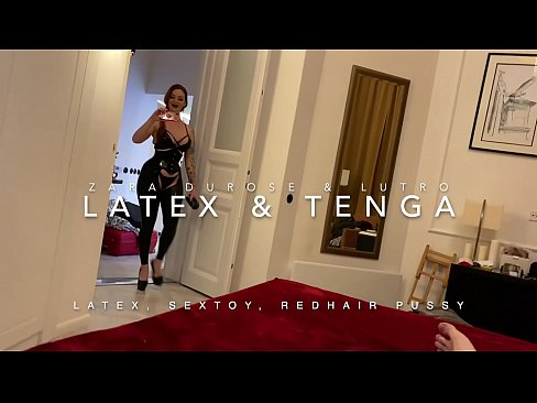 ❤️ Dada wa kambo mwenye kichwa chekundu akiwa amevalia vazi la latex alilobanwa na kaka wa kambo ❌ ️❤
